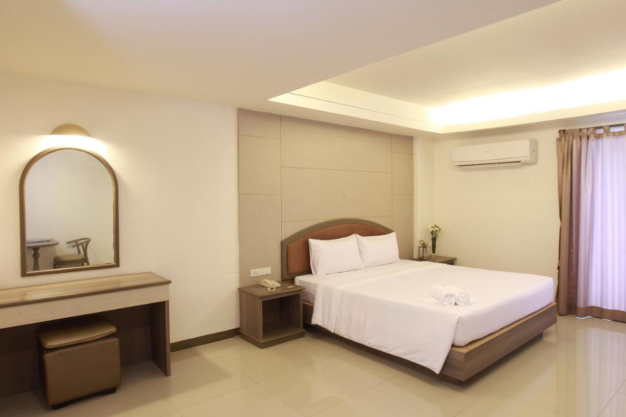 Lee Garden Отель 4*
